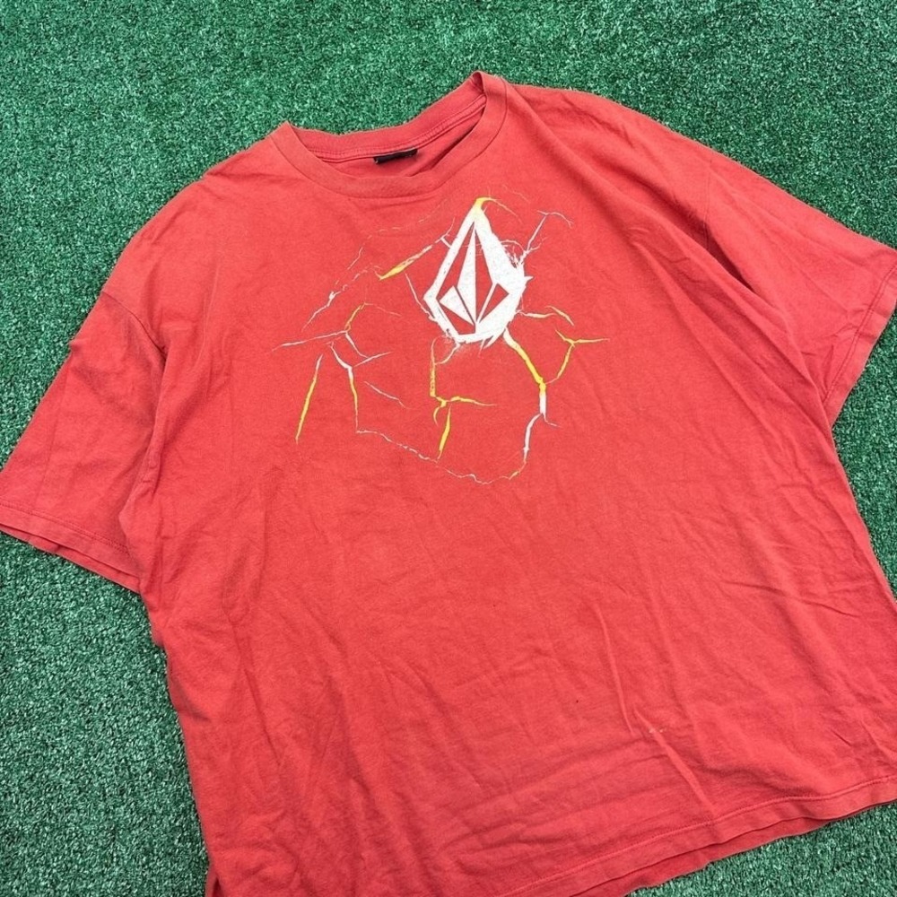 Y2K Lightning Volcom Stone logo graphic tee